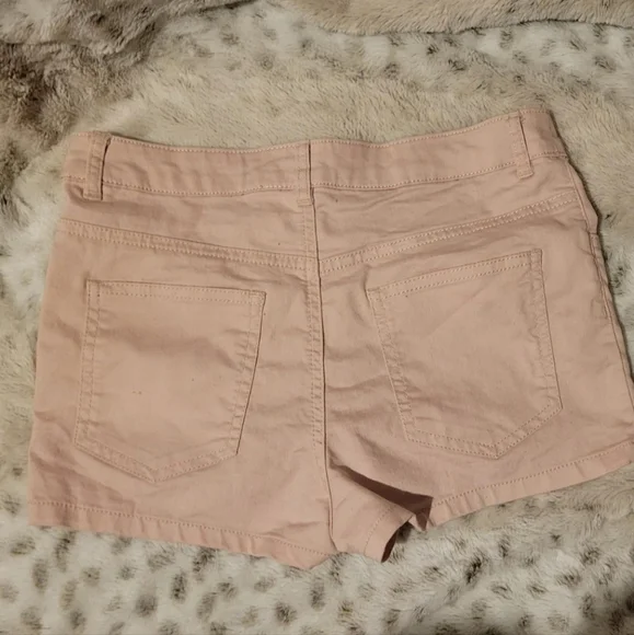 Shorts - Picture 4 of 4